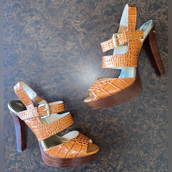 Michael Kors Snakeskin Platform Heels with Side Buckles  - size 7 - Picture 1 of 14